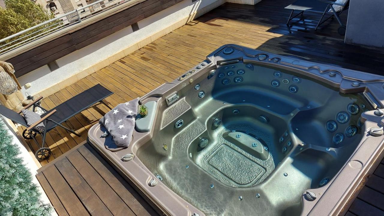 Atico De Lujo Con Jacuzzi Climatizado En Terraza Apartment Elche Ngoại thất bức ảnh